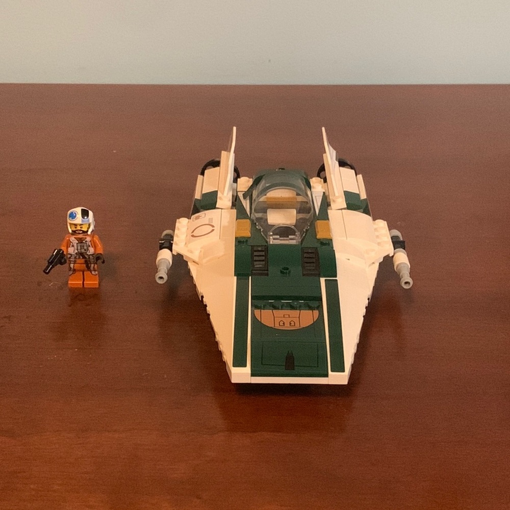 Lego Star Wars resistance A-Wing with Minifigure